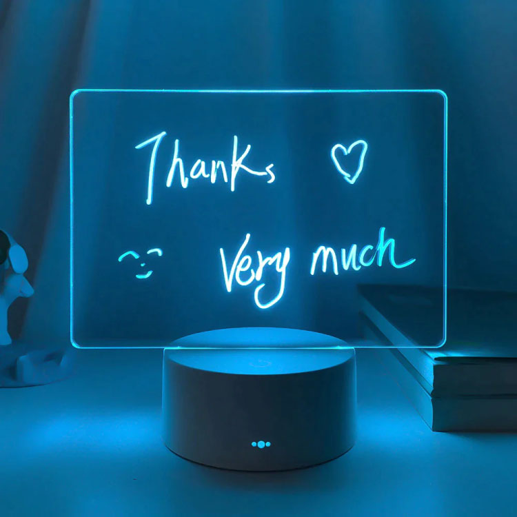 LED note board: Organize your ideas with style!